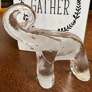 Kosta Boda Crystal collectable Elephant.